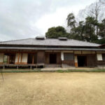 縁側と障子が巡る乃木別邸の外観、和風建築の様子